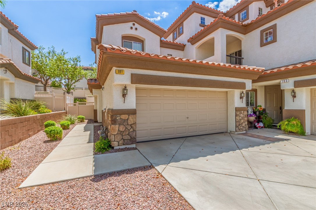 1092 Tuscan Sky Lane 1 Property Photo 1