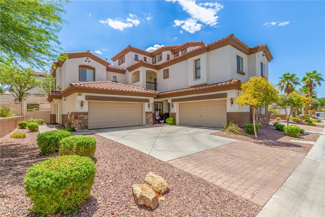 1092 Tuscan Sky Lane 1 Property Photo 5