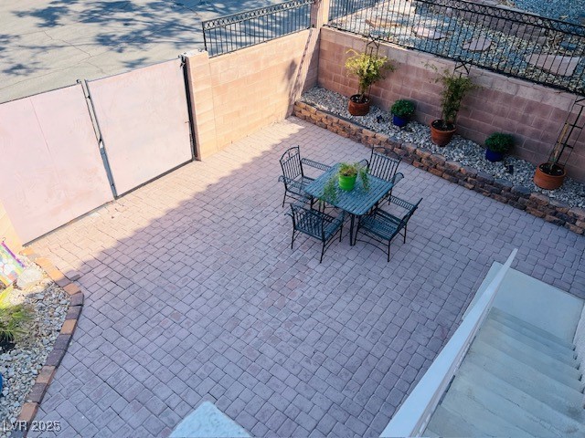 1095 Endora Way Property Photo 7