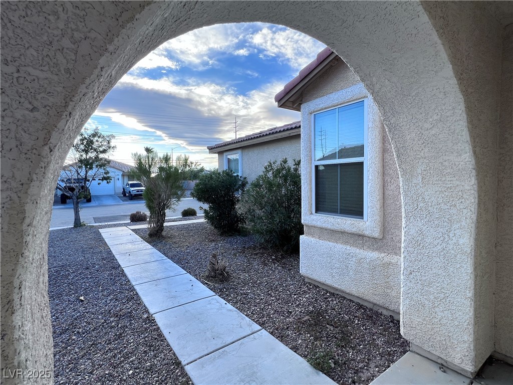5306 Azure View Court Property Photo 2
