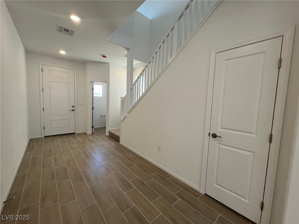 7340 Pioneer Way Property Photo 5