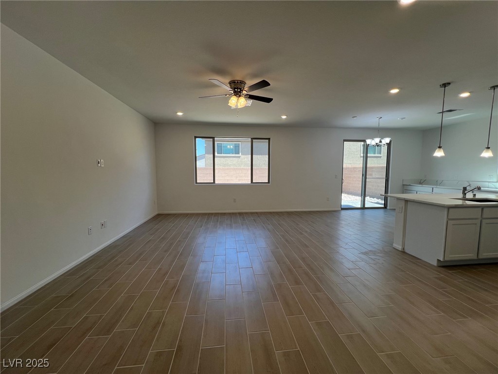 7340 Pioneer Way Property Photo 6