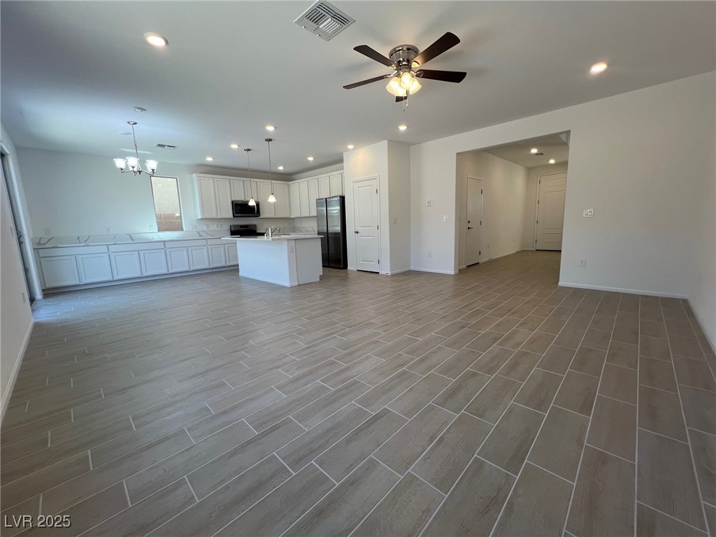 7340 Pioneer Way Property Photo 10