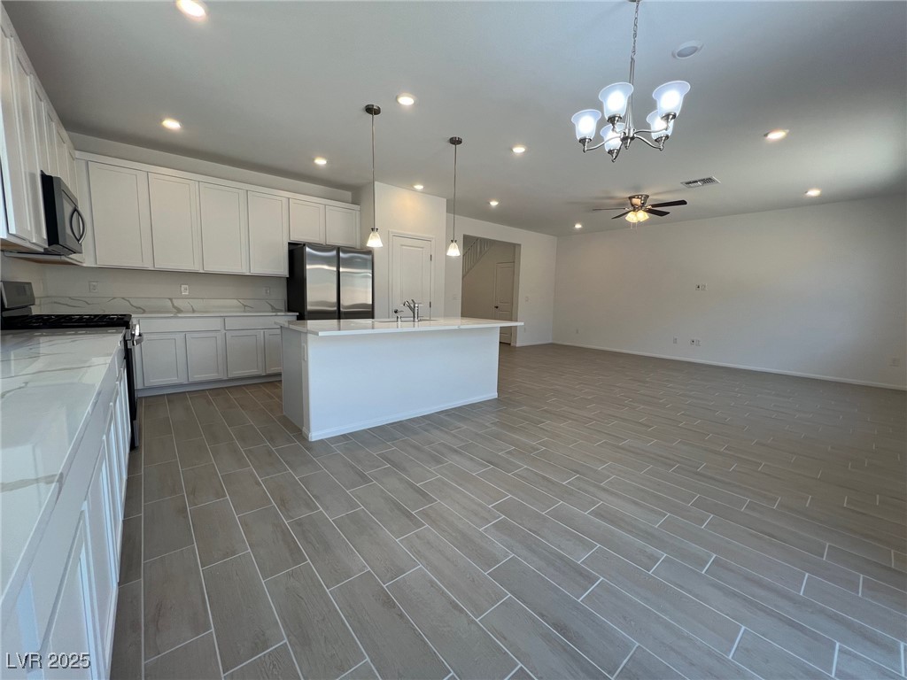 7340 Pioneer Way Property Photo 11