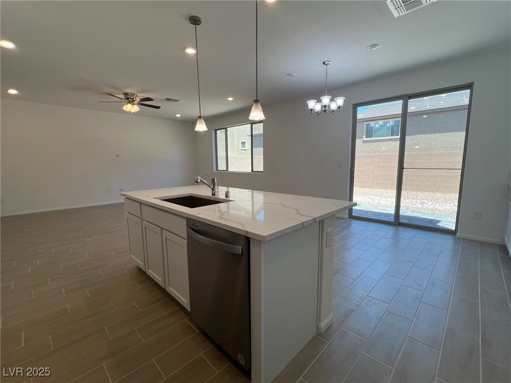 7340 Pioneer Way Property Photo 12