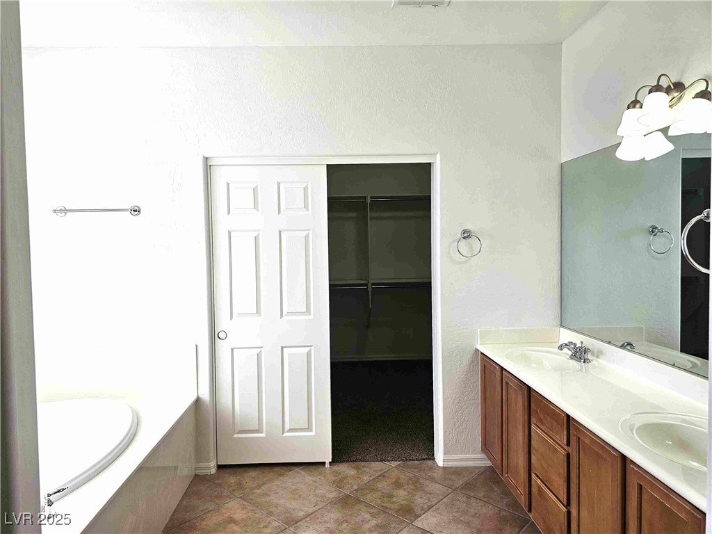 2553 Chateau Clermont Street Property Photo 27