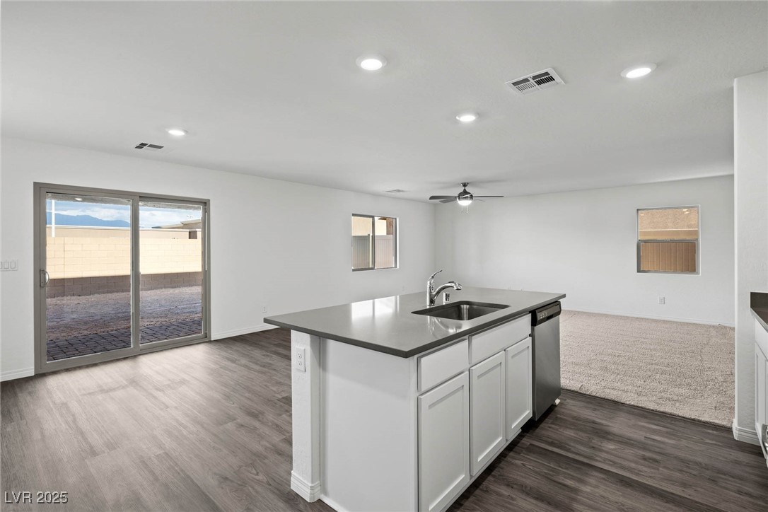 4223 Gold Desert Street Property Photo 6