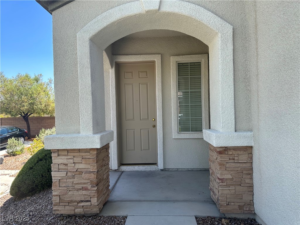 6712 Canyon Maple Street Property Photo 2