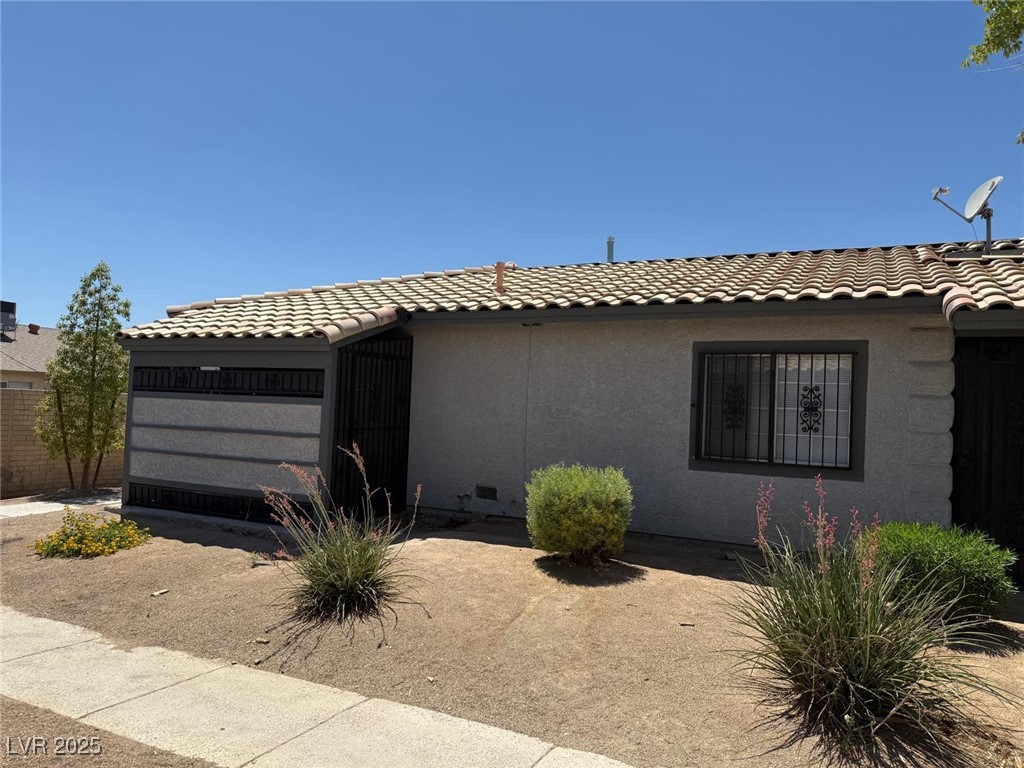 215 North Lamb Boulevard C Property Photo 2