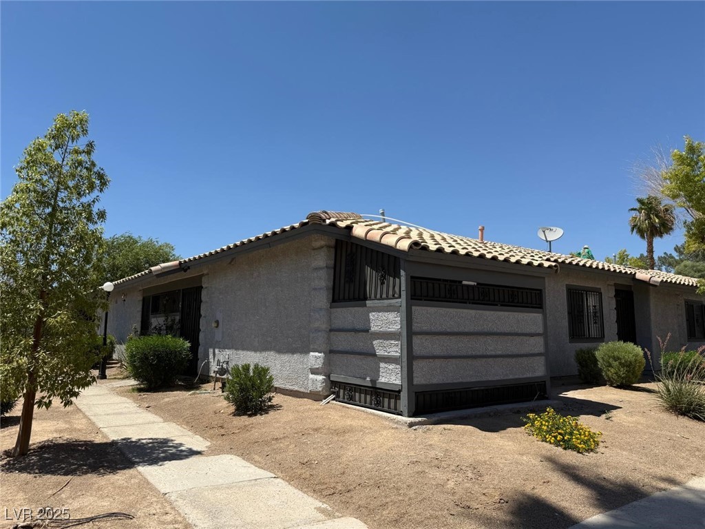 215 North Lamb Boulevard C Property Photo 3