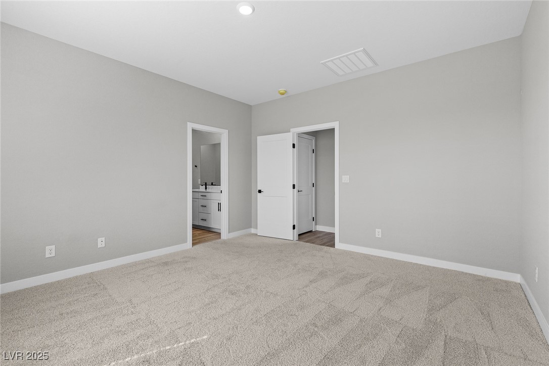 3229 Walker River Street Property Photo 6