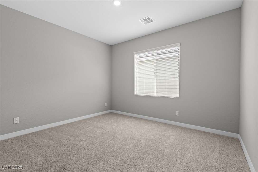 3241 Walker River Street Property Photo 9