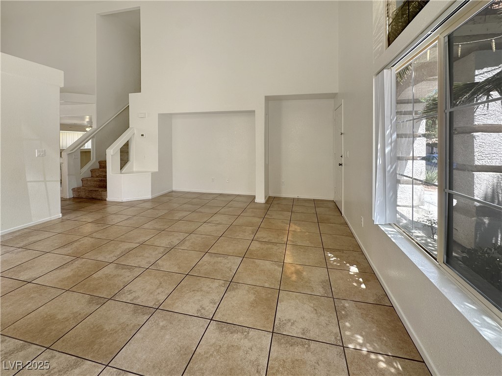 8700 Raindrop Canyon Avenue Property Photo 4