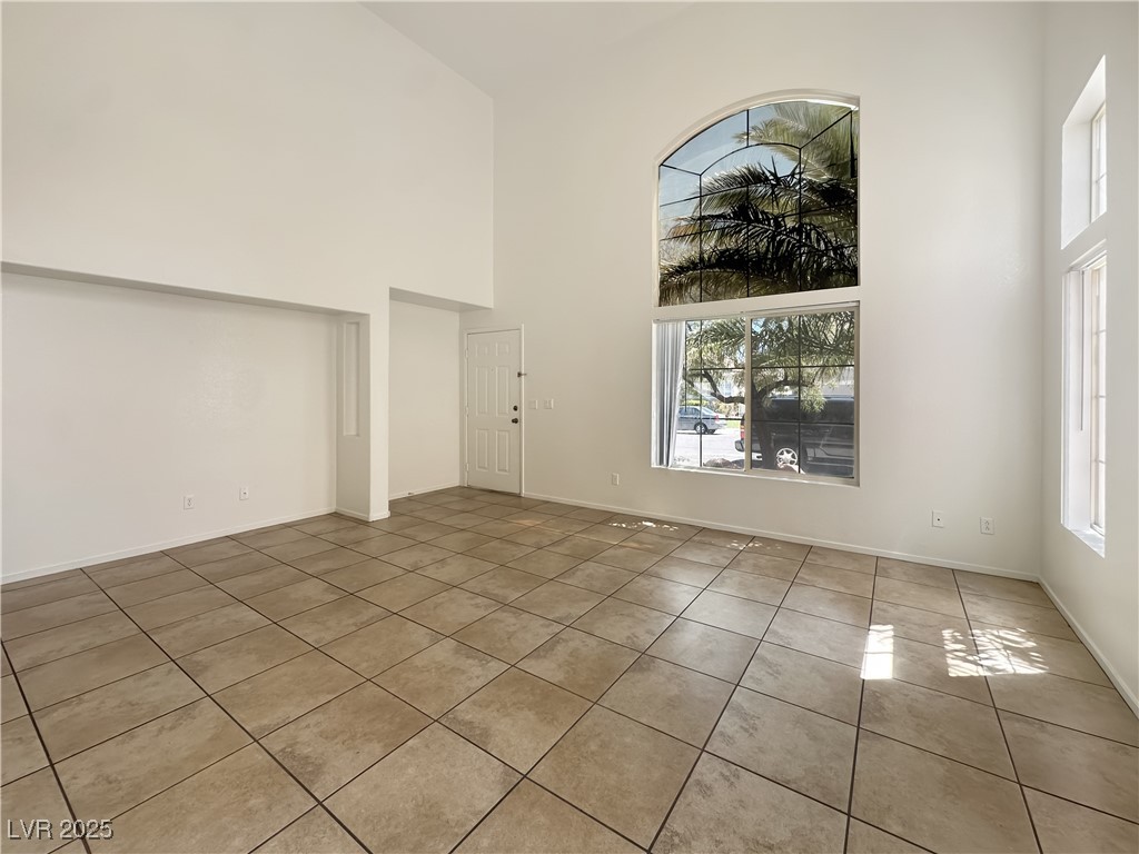 8700 Raindrop Canyon Avenue Property Photo 5