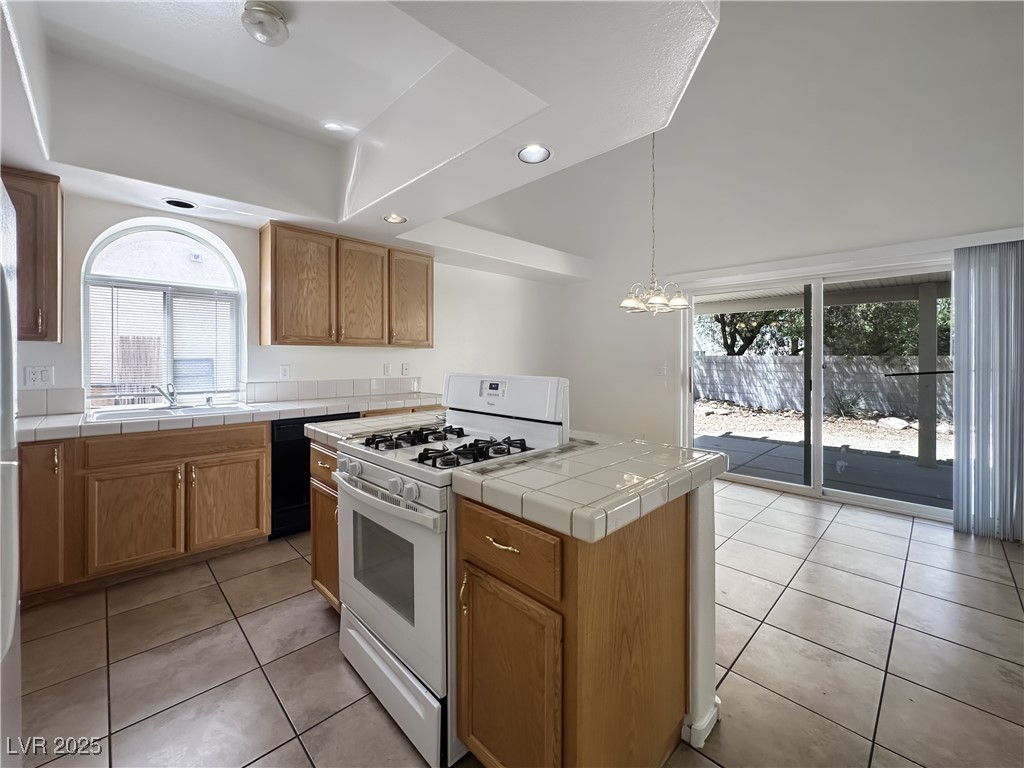 8700 Raindrop Canyon Avenue Property Photo 6