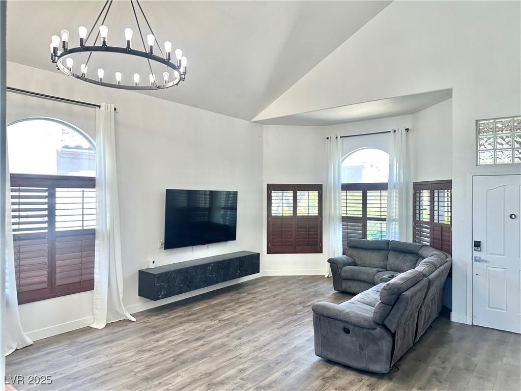 2171 Fountain Springs Drive Property Photo 4