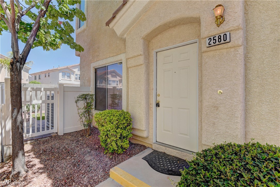 2580 Velez Valley Way Property Photo 1