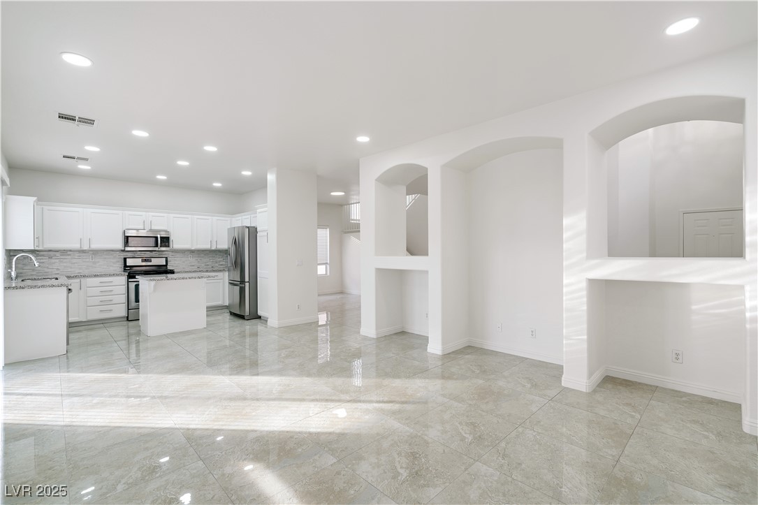7401 Hawk Shadow Avenue Property Photo 3