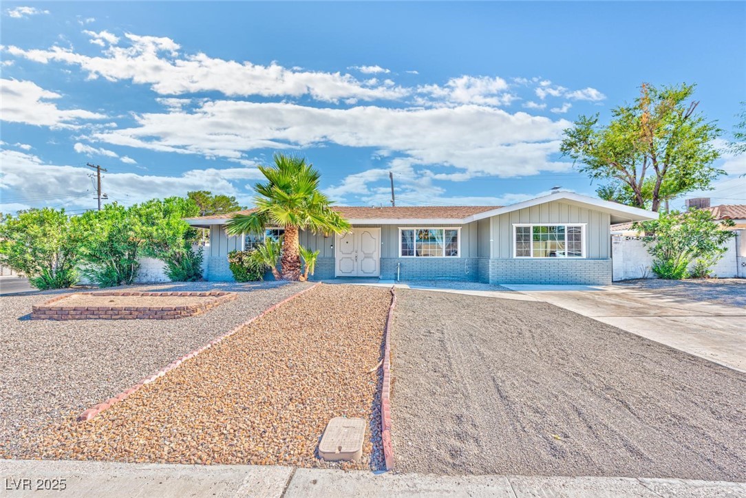1861 Sombrero Drive Property Photo 2