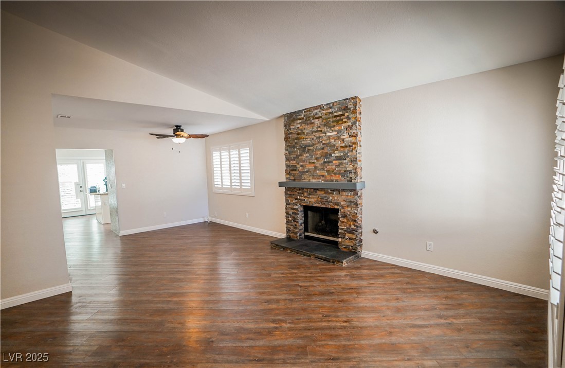 2453 Muirfield Avenue Property Photo 5
