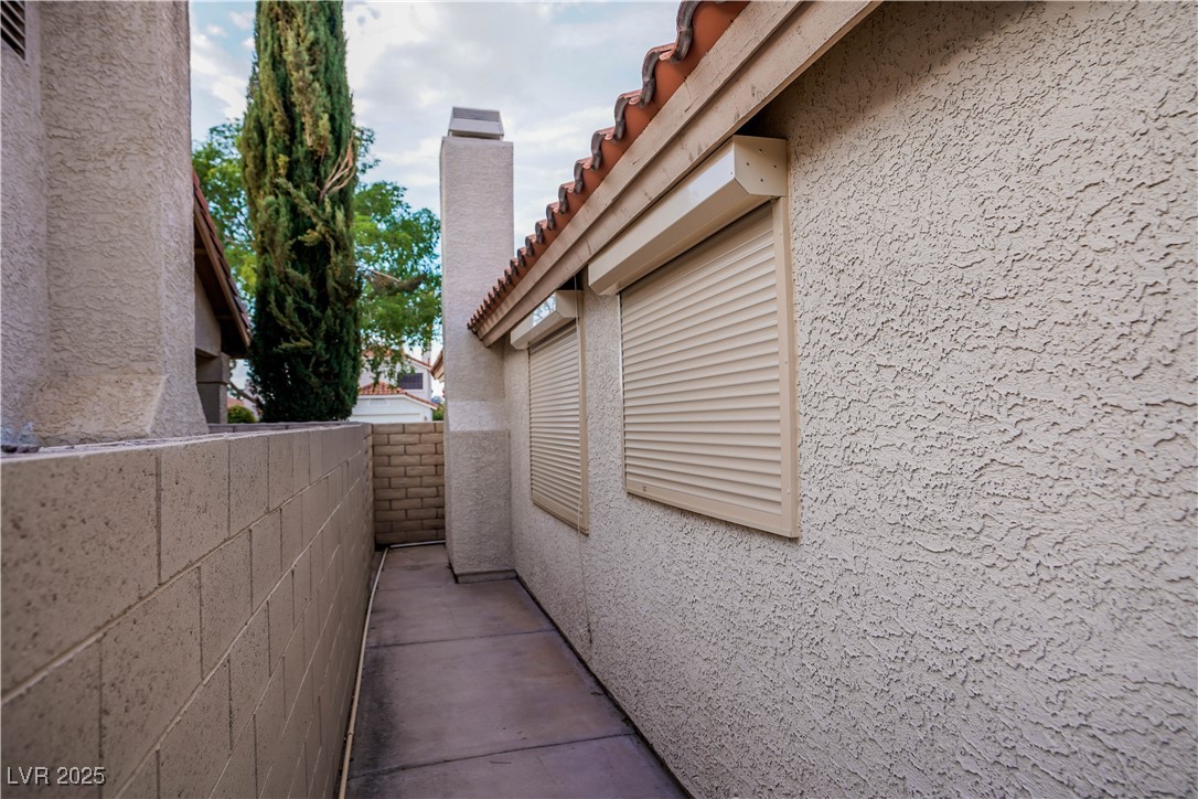 2453 Muirfield Avenue Property Photo 16
