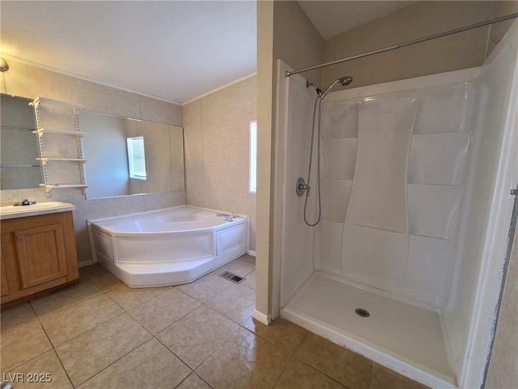 6060 Superior Lane Property Photo 11