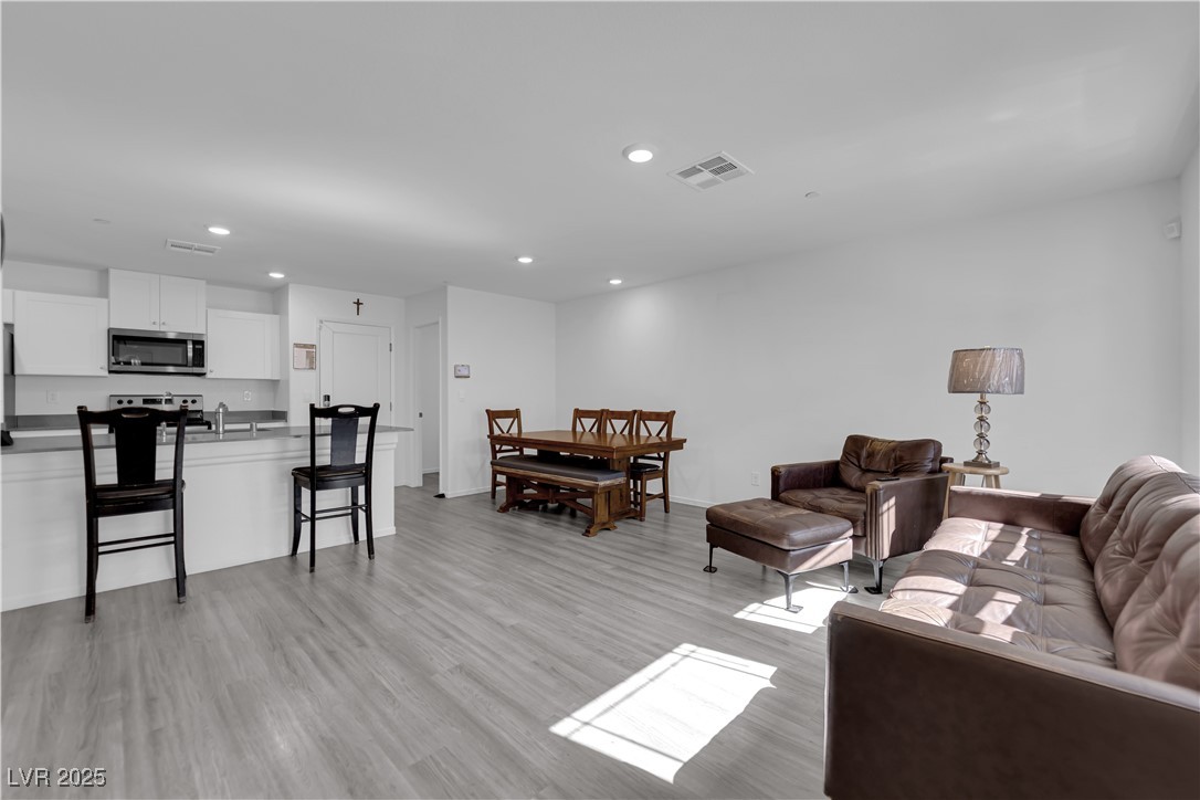 1905 Nydia Vista Street Property Photo 4