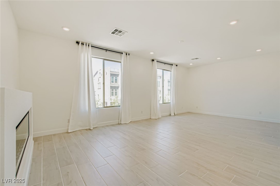 7966 Mountain Lilac Street Property Photo 4