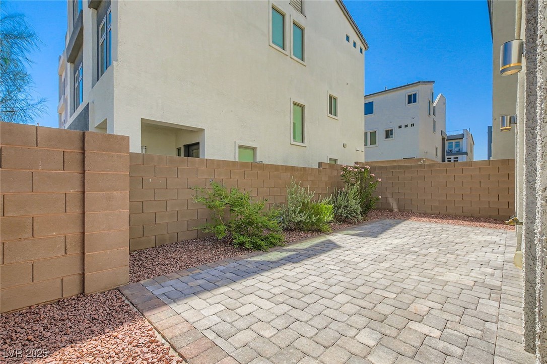 7966 Mountain Lilac Street Property Photo 26