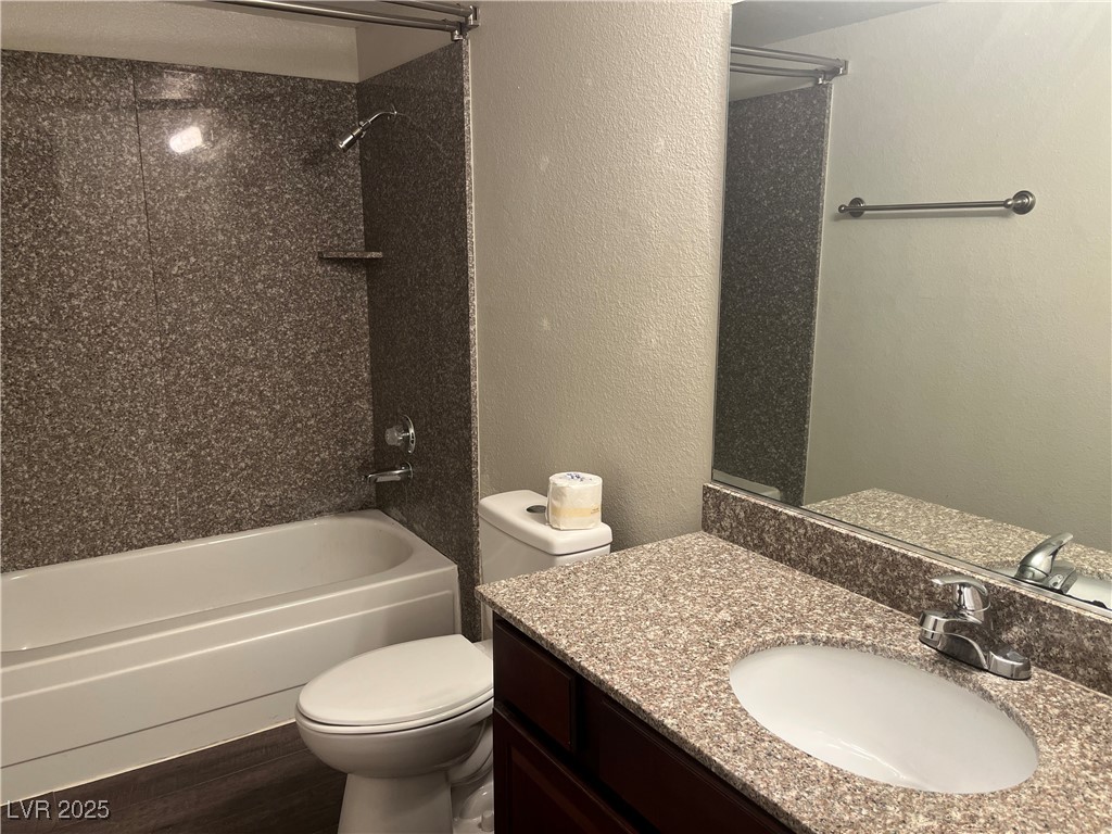 5260 River Glen Drive 259 Property Photo 12