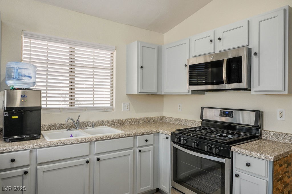 4529 Gracemont Avenue Property Photo 14