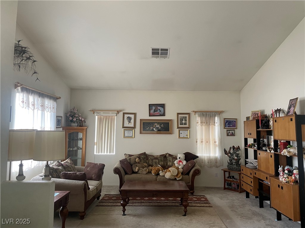 648 Hitchen Post Drive Property Photo 4