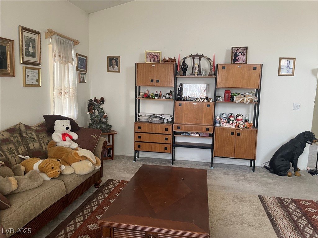 648 Hitchen Post Drive Property Photo 6