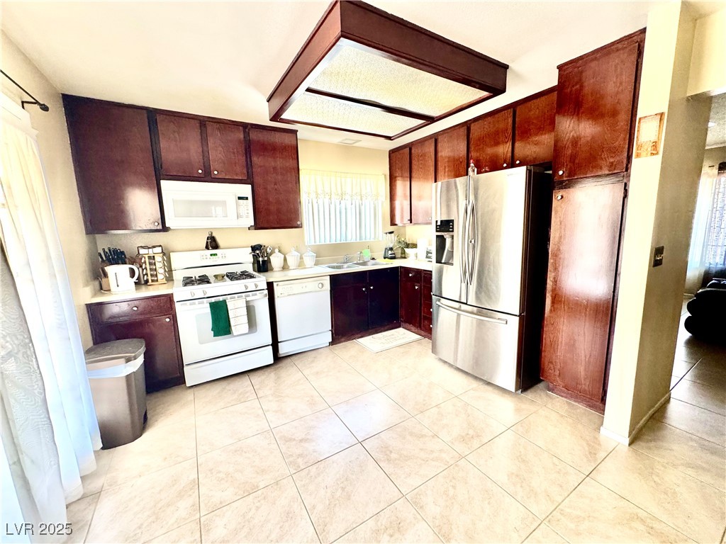 8208 Palmada Drive Property Photo 8