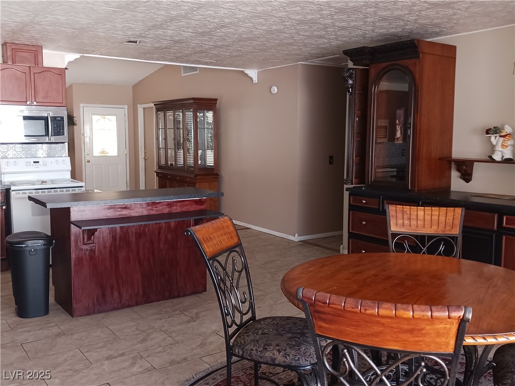 6000 Oceanside Way Property Photo 13