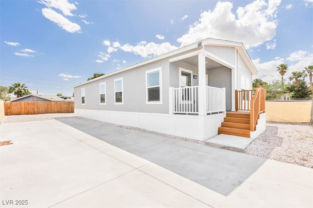 5615 Everglade Street Property Photo 1