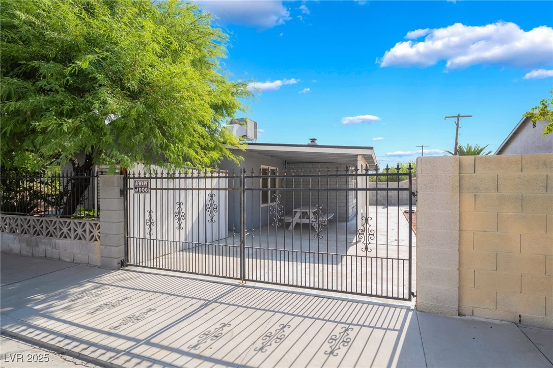 3209 Kings Way Property Photo 7