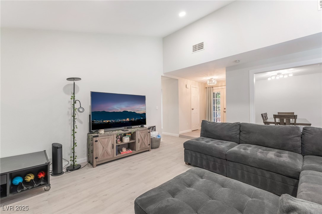 3209 Kings Way Property Photo 15