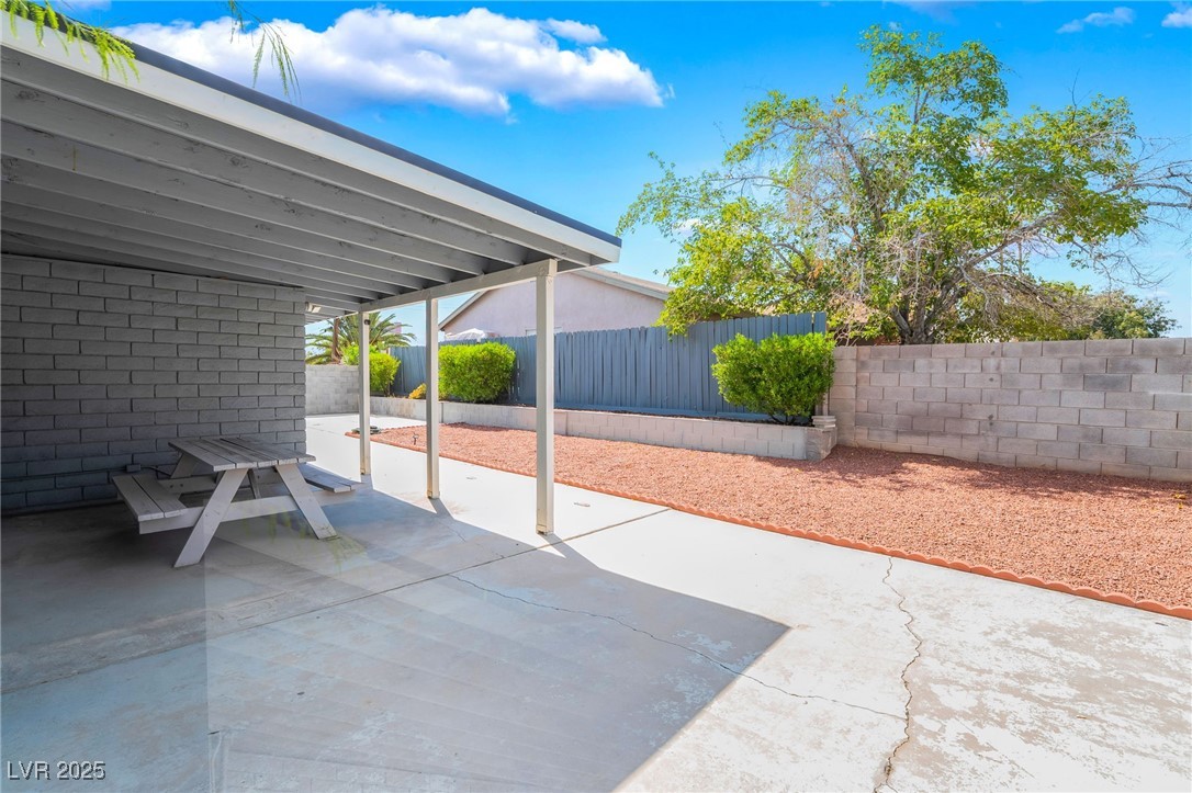 3209 Kings Way Property Photo 43