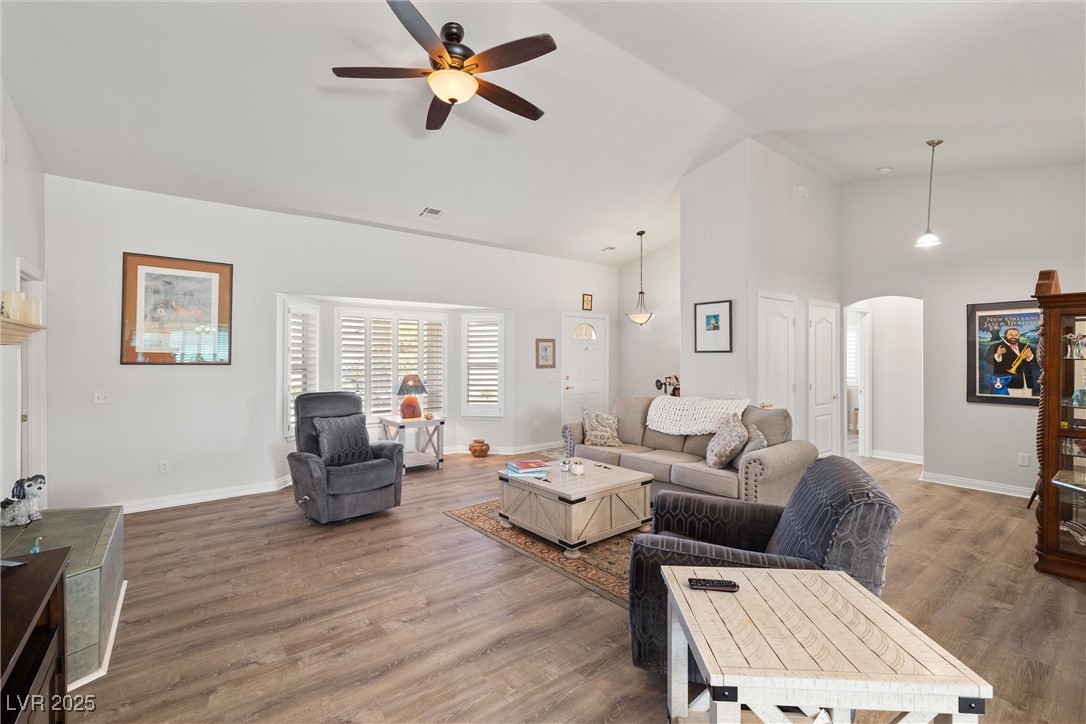 5481 Fernwood Court Property Photo 7