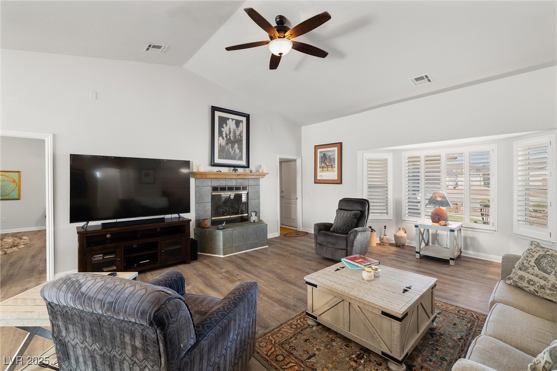 5481 Fernwood Court Property Photo 8