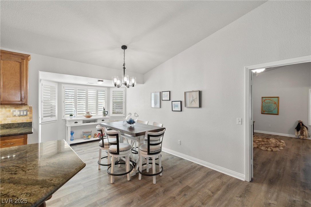 5481 Fernwood Court Property Photo 9