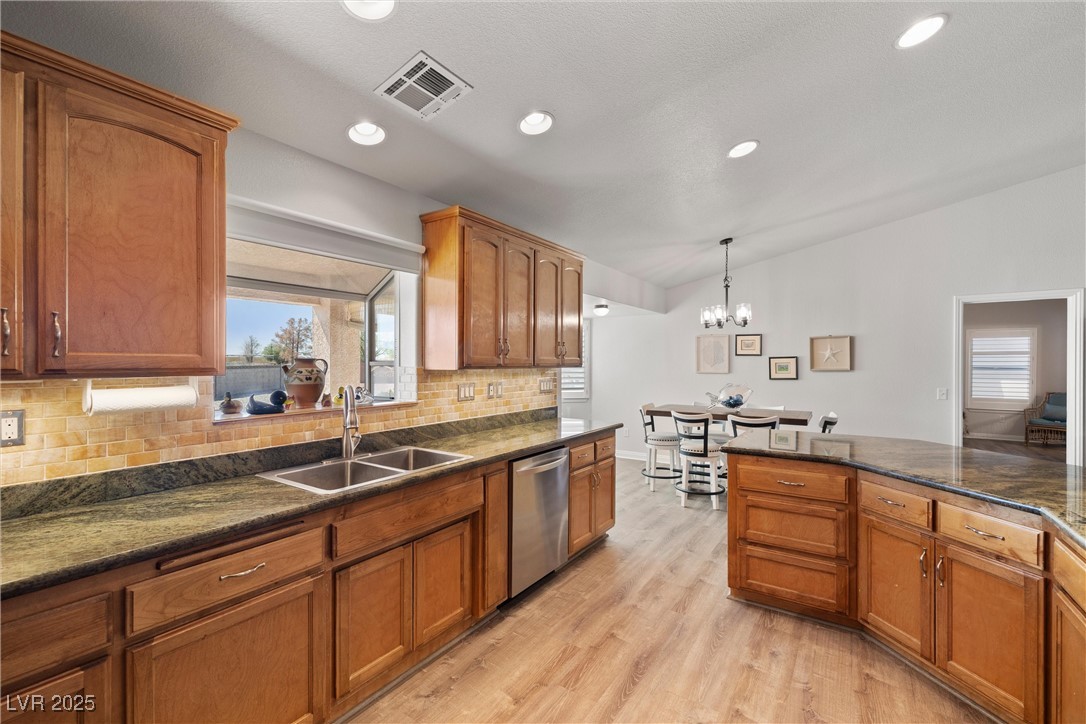 5481 Fernwood Court Property Photo 14