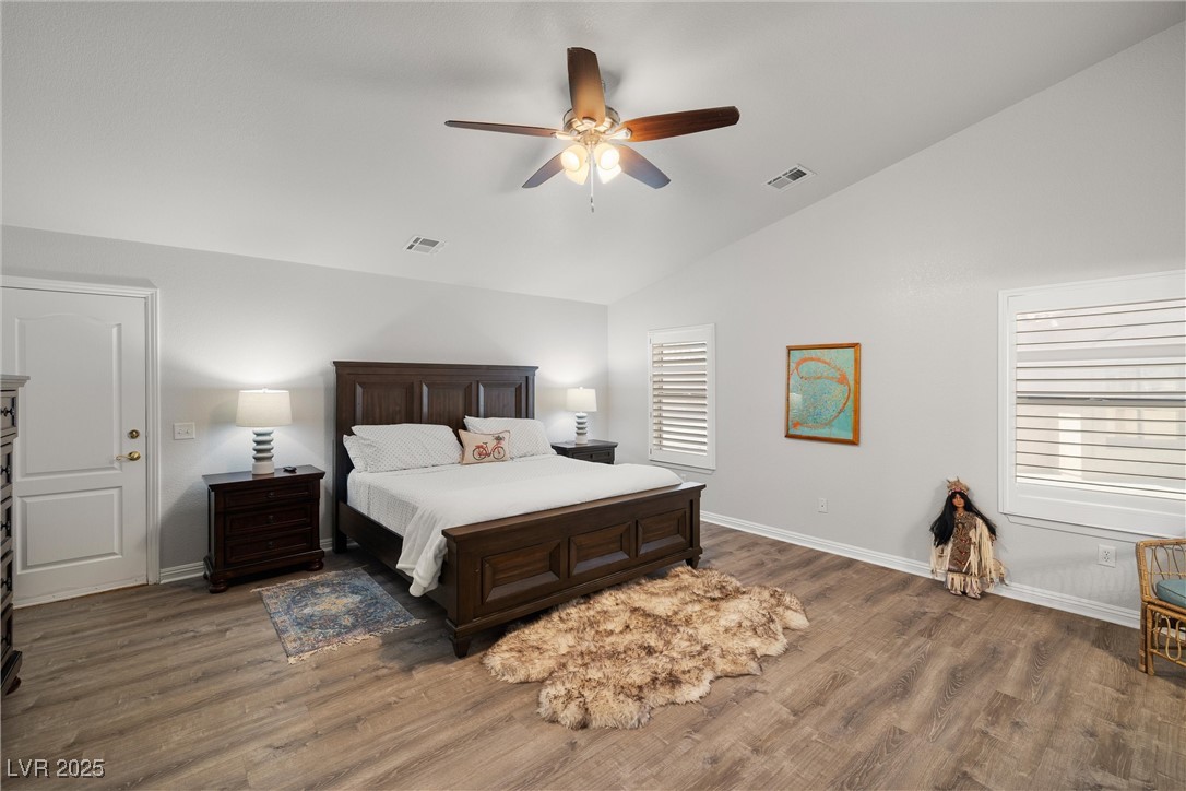 5481 Fernwood Court Property Photo 16