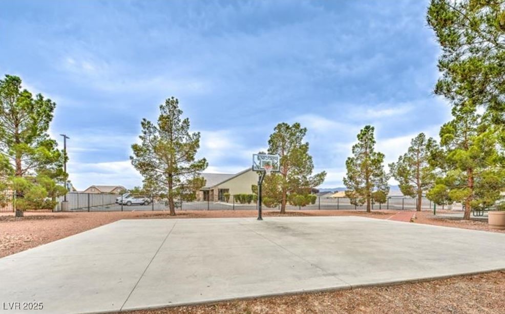 5481 Fernwood Court Property Photo 33