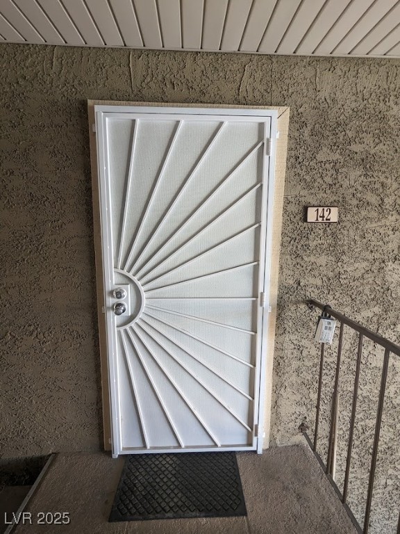 5044 River Glen Drive 142 Property Photo 3