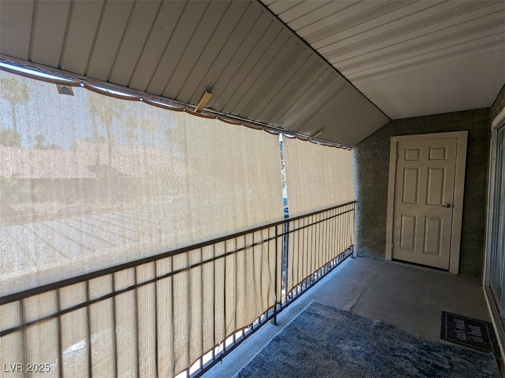 5044 River Glen Drive 142 Property Photo 8