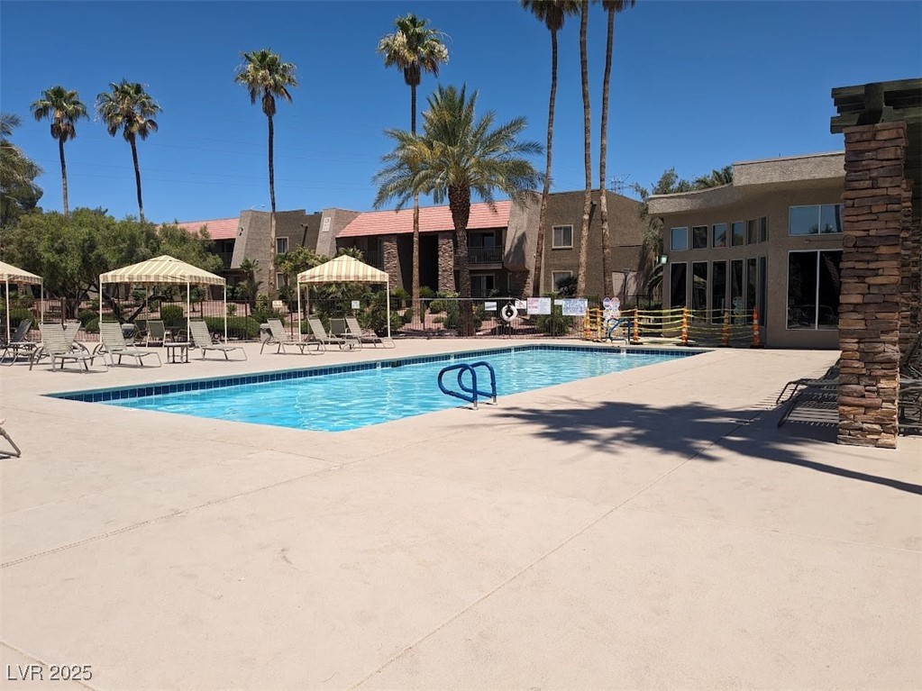 5044 River Glen Drive 142 Property Photo 14