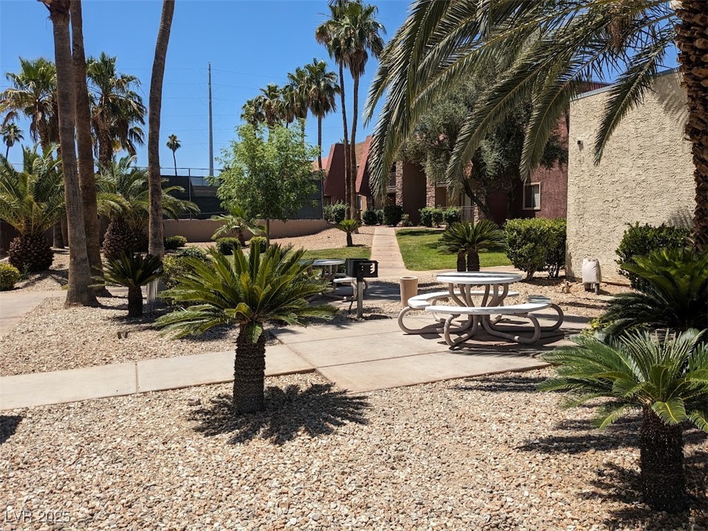 5044 River Glen Drive 142 Property Photo 16