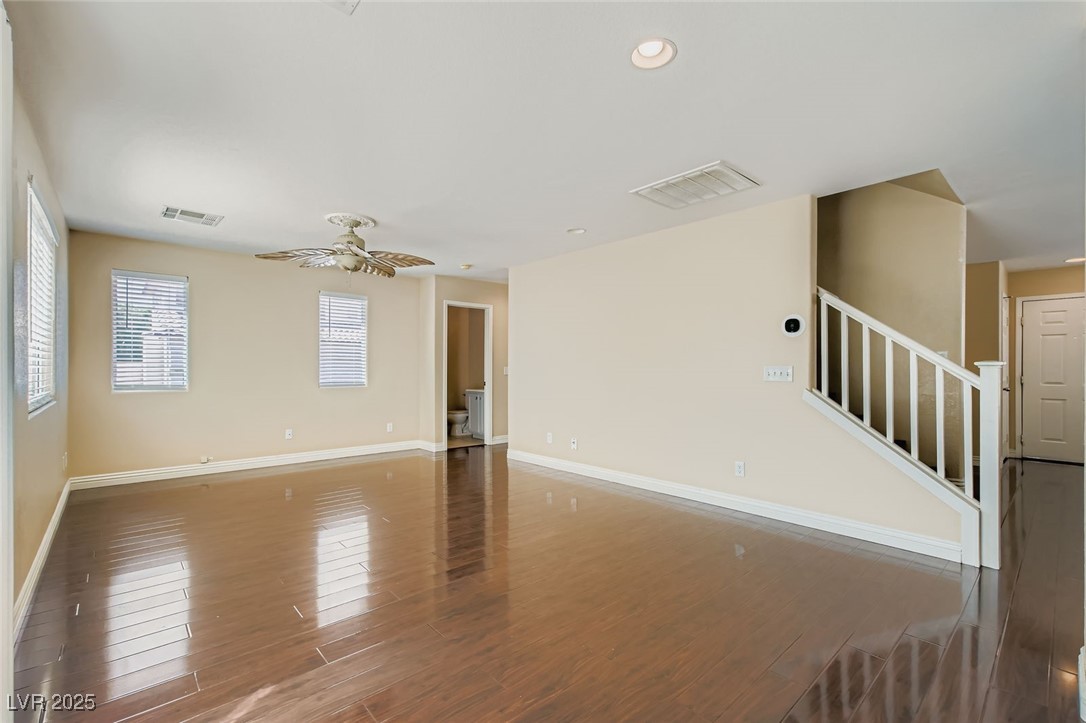 5986 Ambleshire Avenue Property Photo 7